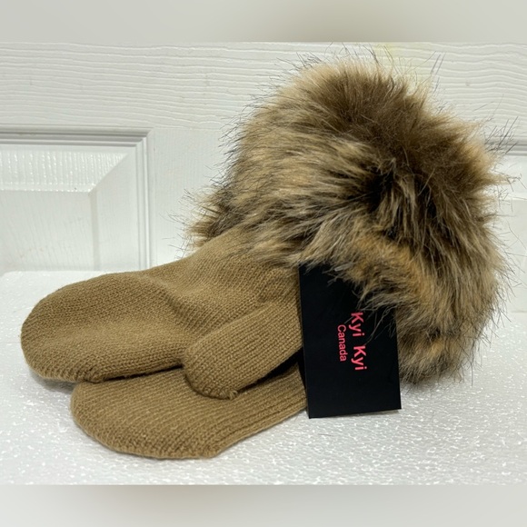 NWT Kyi Kyi  Gloves with faux fur cuffs - Picture 1 of 5
